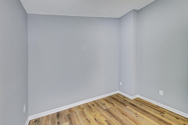 Building Photo - Beautifully maintained end unit Townhouse located in Stonebridge subdivision!