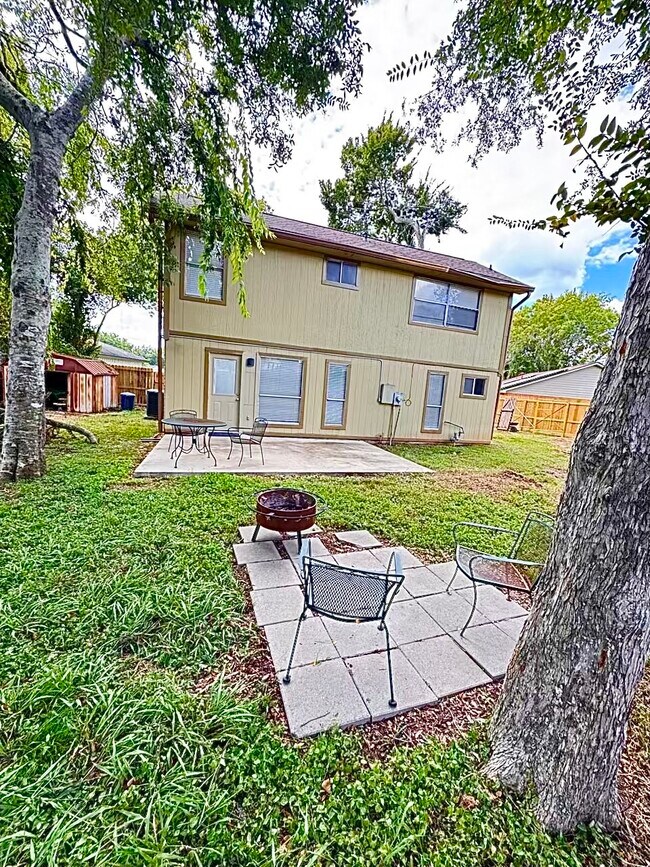 Building Photo - 106 Land Grant Ct