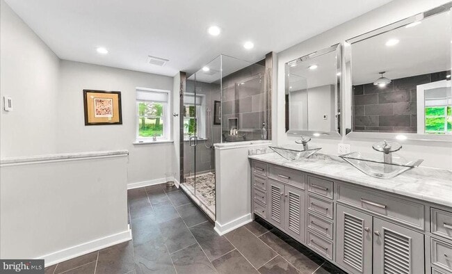 Building Photo - 482 Gypsy Ln