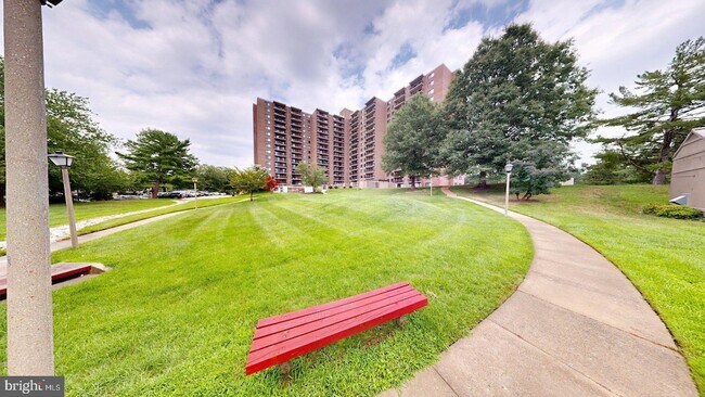 Building Photo - 200 N Pickett St