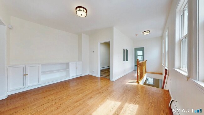 Building Photo - 112 Greenwood St