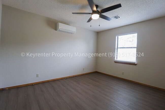Building Photo - Recently Updated 3 Bed 2.5 Bath in Bixby - Move in Ready!