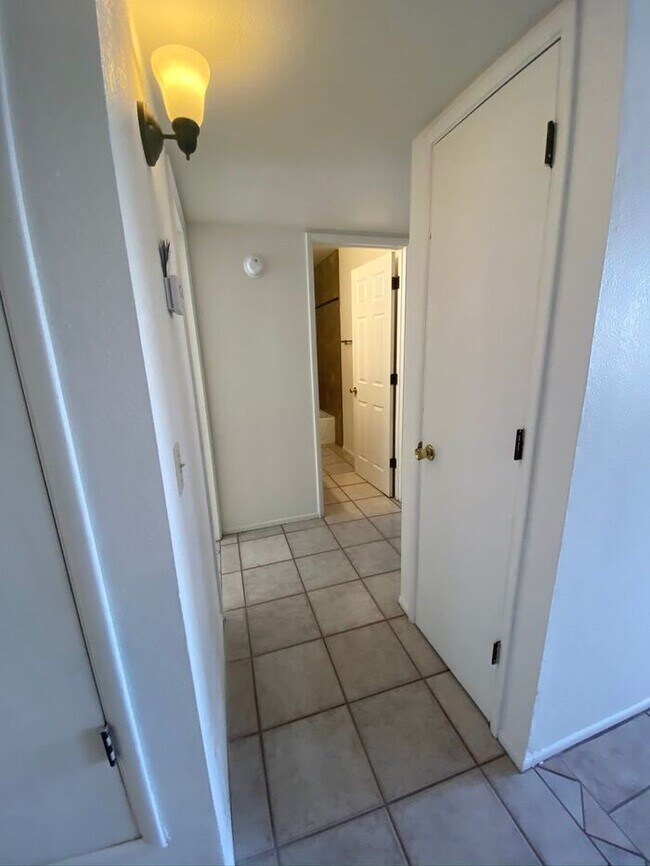 Building Photo - 5758 E 24th St