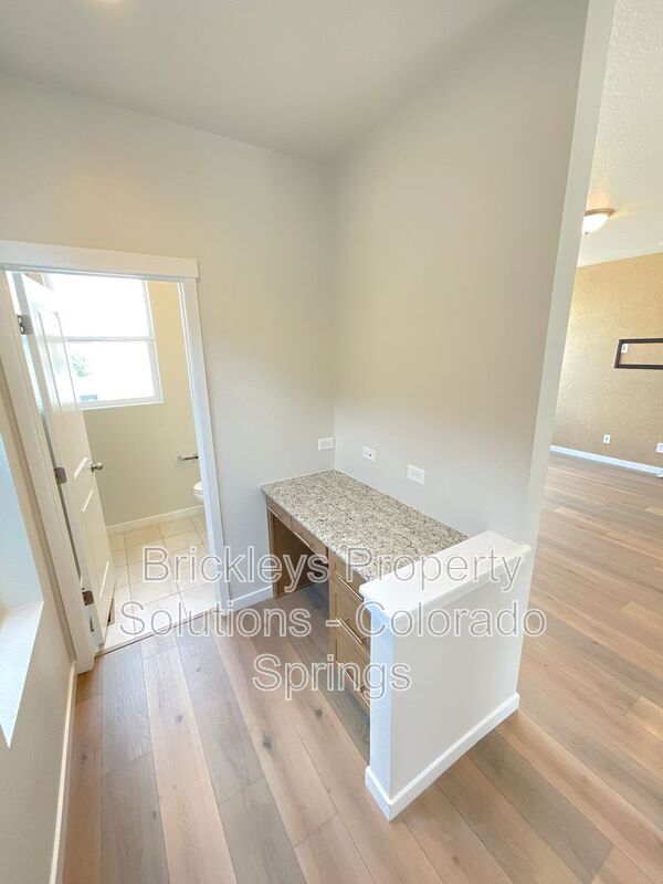 Building Photo - 7343 Rosa Belle Hts