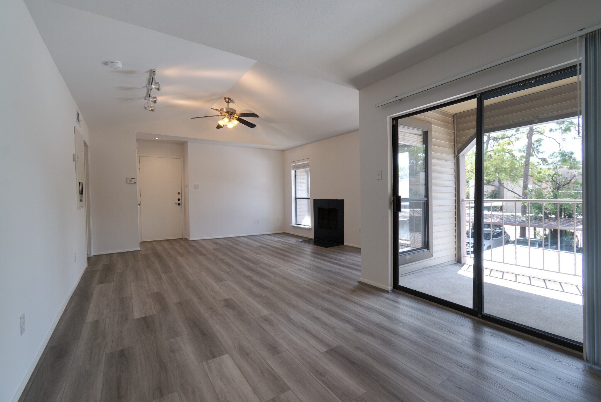 Living Room/Dining Room combo area seen from the Primary rooms's access. - 2025 Augusta Dr