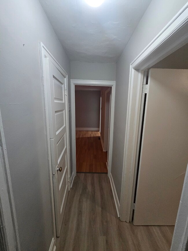 Building Photo - 3413 W 10th St