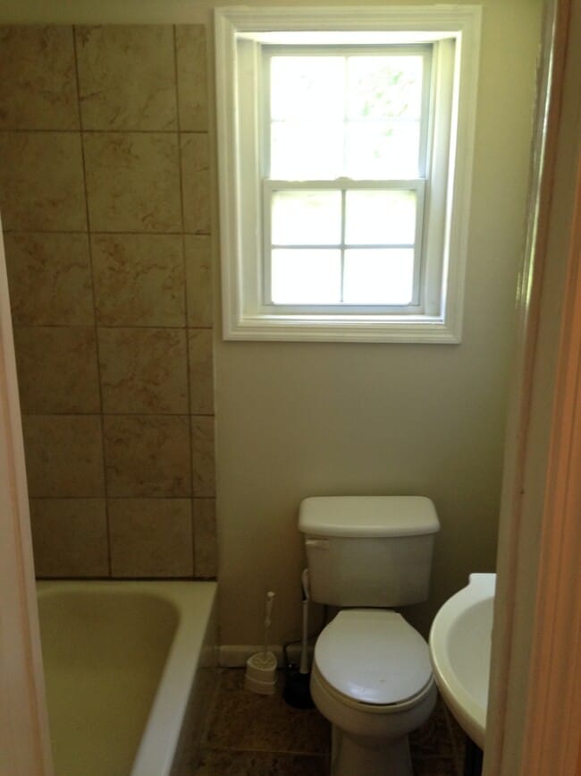 Building Photo - Most Affordable One Bedroom House in Mt Pl...