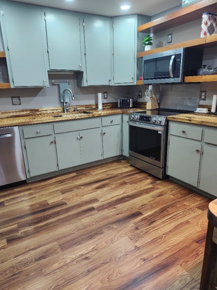 Building Photo - 762 Flinn Dr