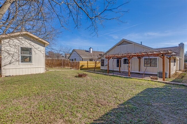 Building Photo - 12404 Thompkins Dr