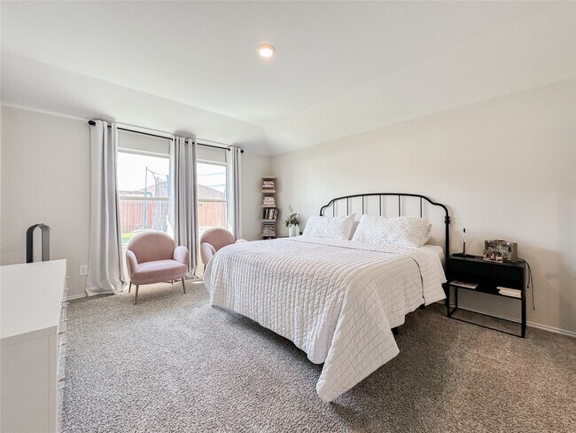 Building Photo - 21527 Violet Rdg Rd