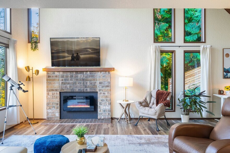 Building Photo - 5504 NE 190th St