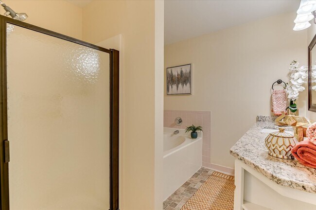 Building Photo - 4655 Wellington Ct
