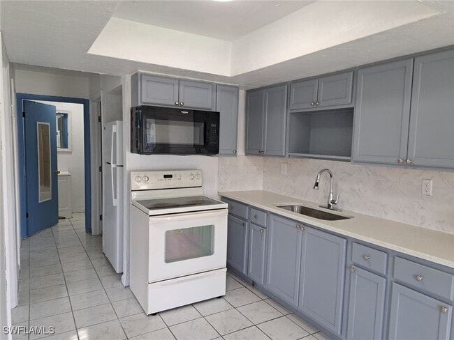 Building Photo - 3743 Estelle Ave