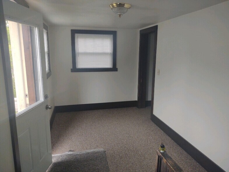 Building Photo - 304 S Beaumont Rd