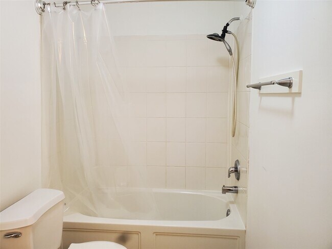 Building Photo - 18819 Knobby Oaks Pl