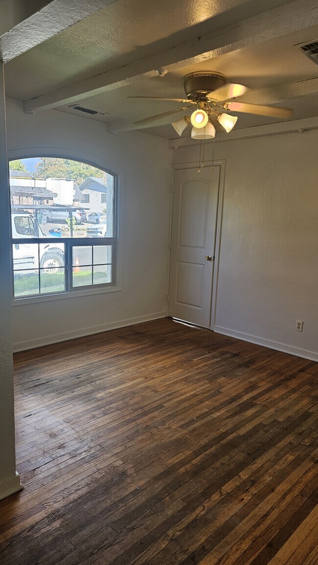 Building Photo - 2545 Nevada Ave