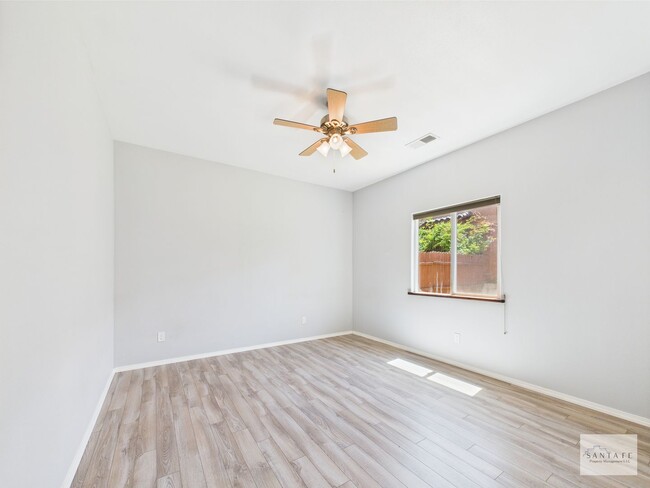 Building Photo - Bright & Airy | Spacious Kitchen, A/C & Ga...