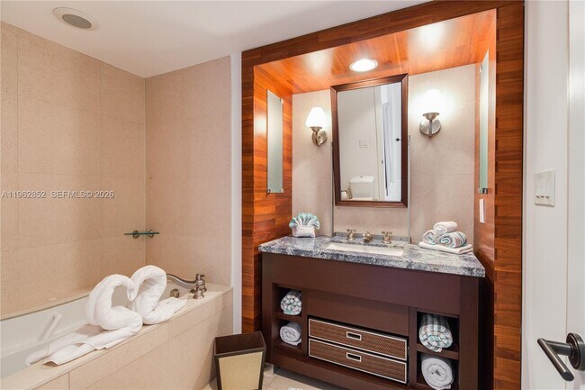 Building Photo - 6801 Collins Ave