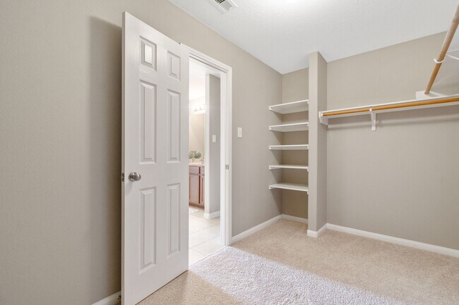 Building Photo - 31007 E Lost Creek Blvd