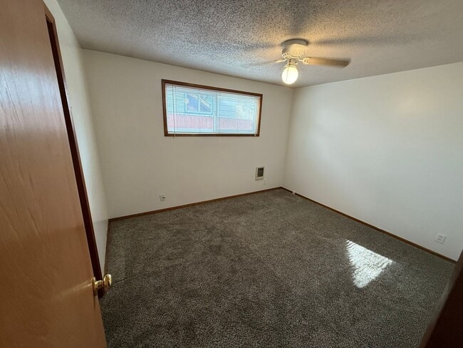 Building Photo - 376-25 (1605 &amp; 1607)