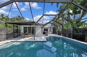 Building Photo - 1546 Van Buren St