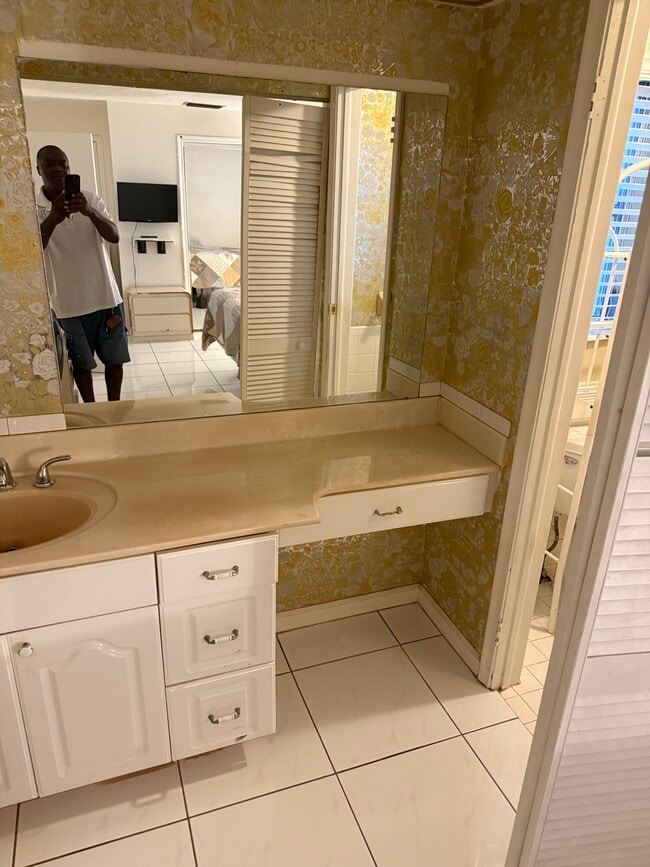 Building Photo - 9111 NW 25th Ct