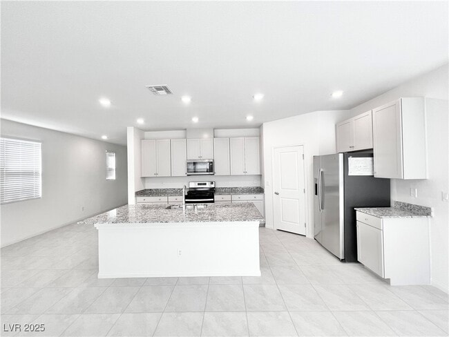 Building Photo - 8986 Lucky Crest St