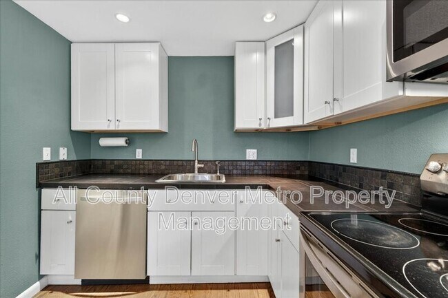 Building Photo - 5250 Garrison St