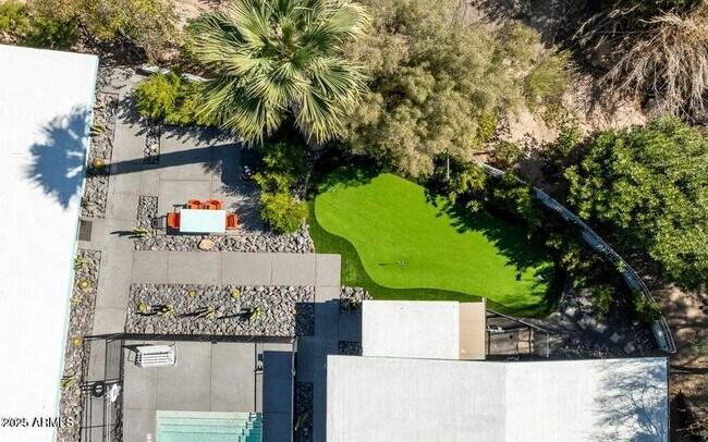 Building Photo - 7440 E Cave Creek Rd