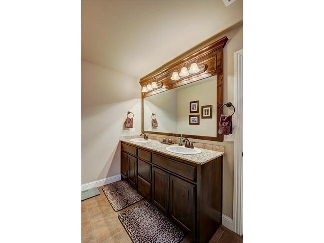 Building Photo - 4 Bedrooms/3Car/Storm Shelter-In Edmond Schools-Community Pool