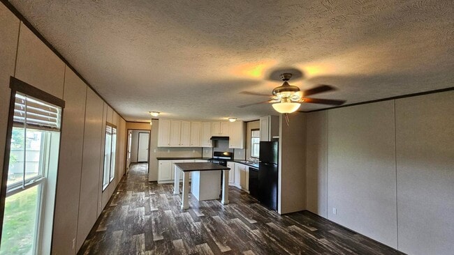 Building Photo - 5434 S Kansas St