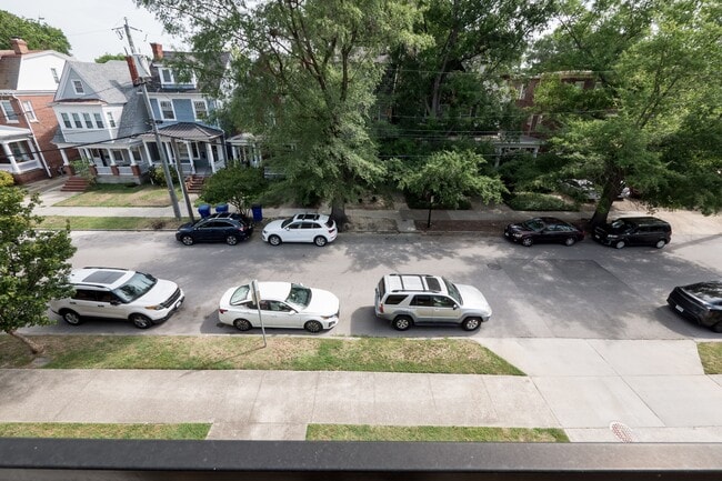 Building Photo - 805 Westover Ave