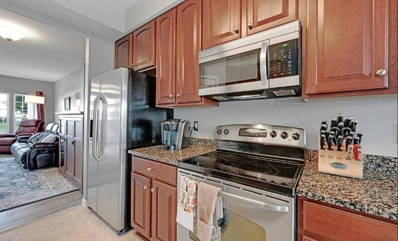 Building Photo - 246 S Savanna Dr