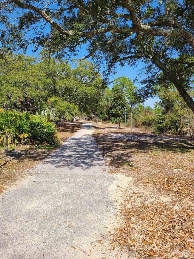 Building Photo - 415 Gibbs Rd