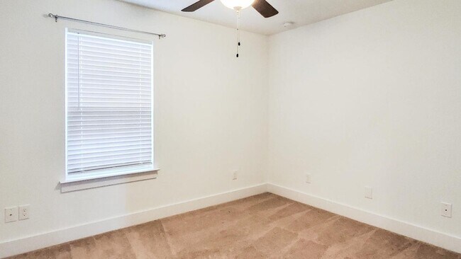 Building Photo - 5406 Arrowhead Rd