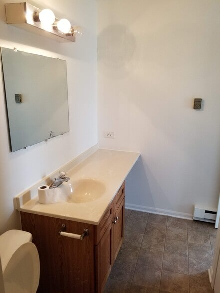 Building Photo - 1345 Cunat Ct