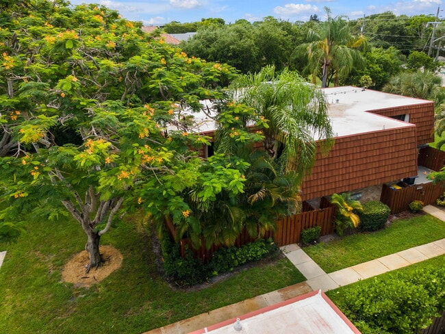 Building Photo - 1840 San Juan Dr
