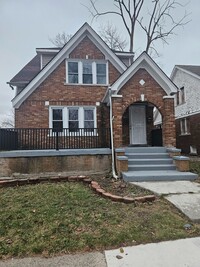 Building Photo - 5211 Lakeview St