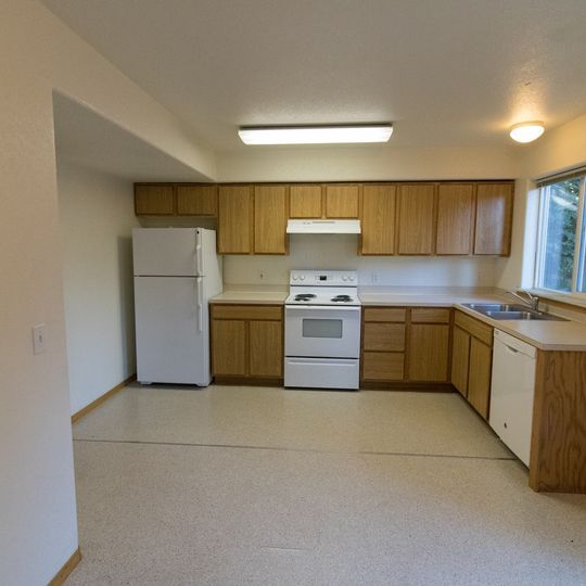 Building Photo - 462 NW Webb St