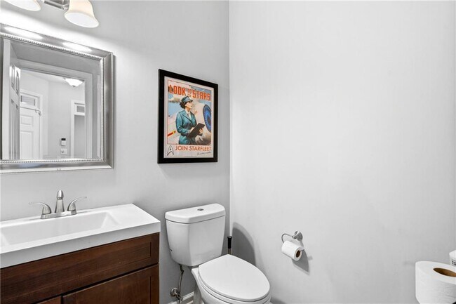 Building Photo - 374 Ivy Glen Cir