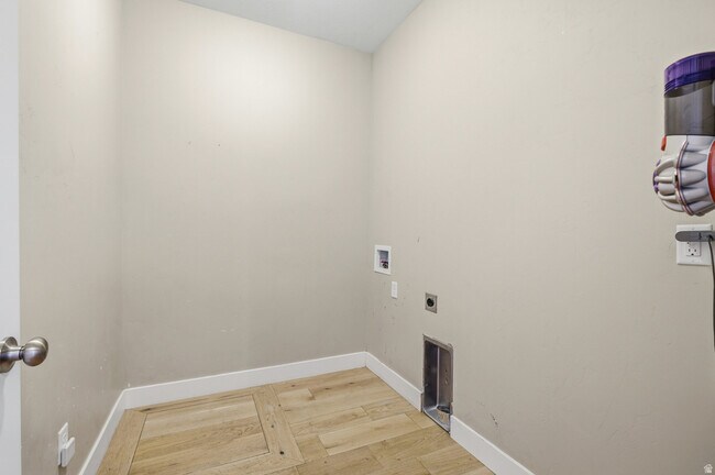Building Photo - 1888 Palomino Cir