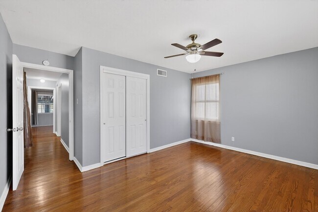 Building Photo - 2104 Hillburn Dr