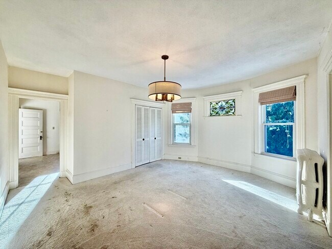 Building Photo - 44 Gray St