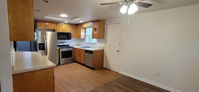 Building Photo - 1210 Carson Dr