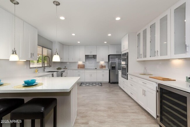 Building Photo - 4614 S Kachina Dr