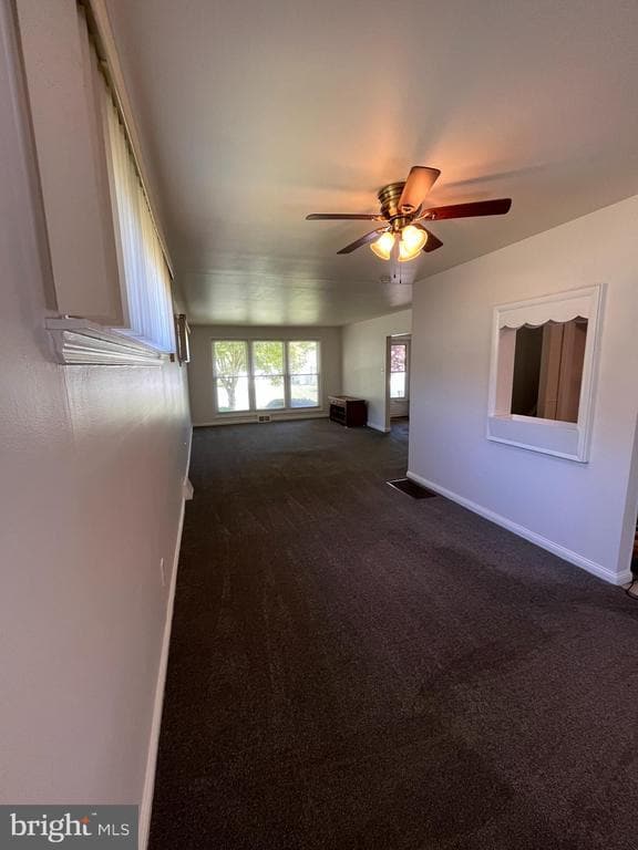 Building Photo - 1213 Farmington Ln