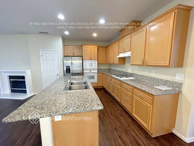 Building Photo - 6223 W Ave J 10