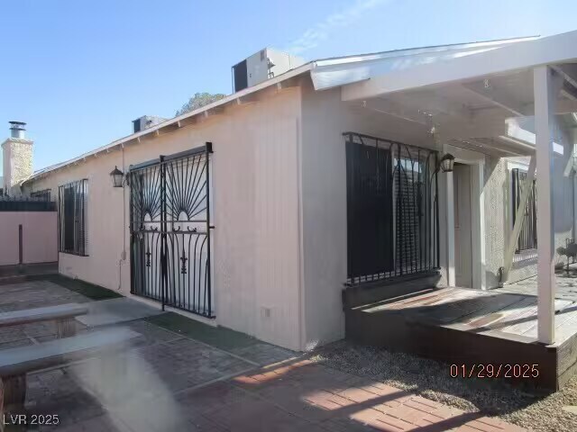 Building Photo - 4770 Via Renaldo