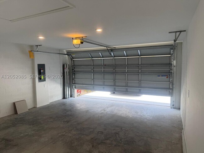 Building Photo - 17332 Cantu Ct