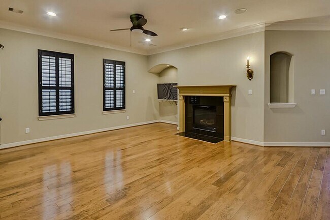 Building Photo - 1143 Sopris Dr